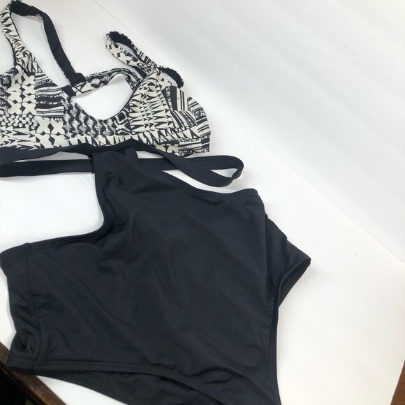 L*SPACE Venice Monokini One-Piece Swim Suit Cut Out Black White 8 - Picture 3 of 10